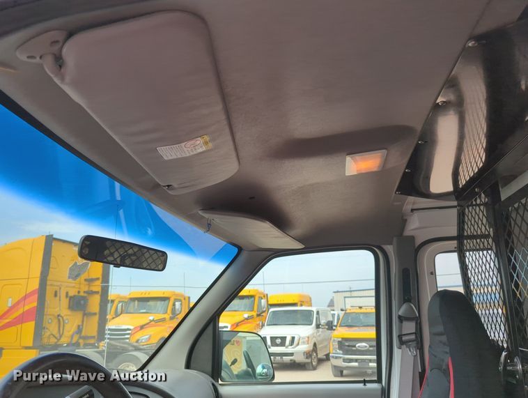 image for item MY9508 2000  Ford E350 Super Duty  van with bucket lift