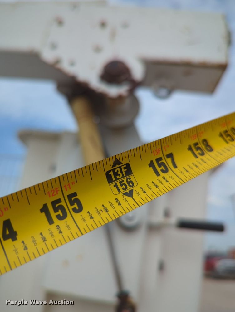 image for item MY9508 2000  Ford E350 Super Duty  van with bucket lift