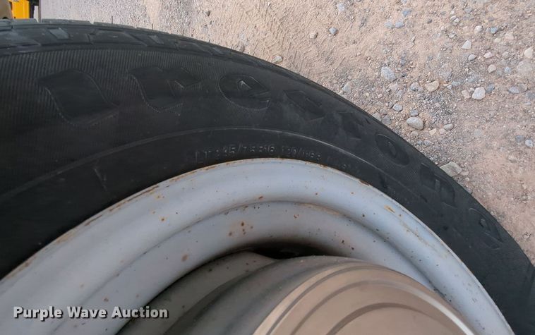 image for item MY9508 2000  Ford E350 Super Duty  van with bucket lift