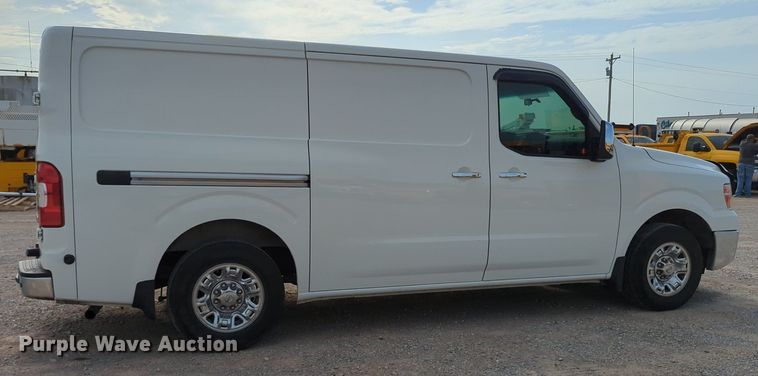 image for item MY9509 2017 Nissan NV2500HD  van