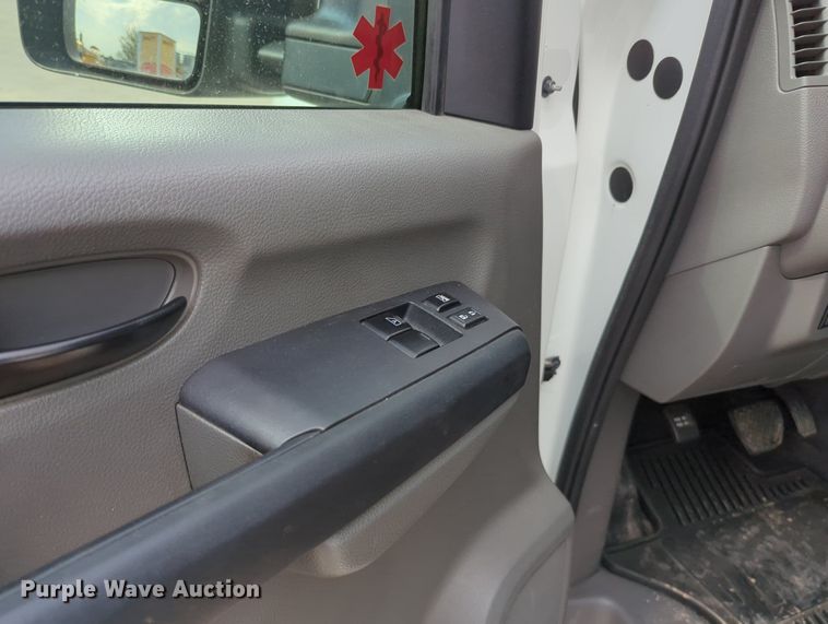 image for item MY9509 2017 Nissan NV2500HD  van