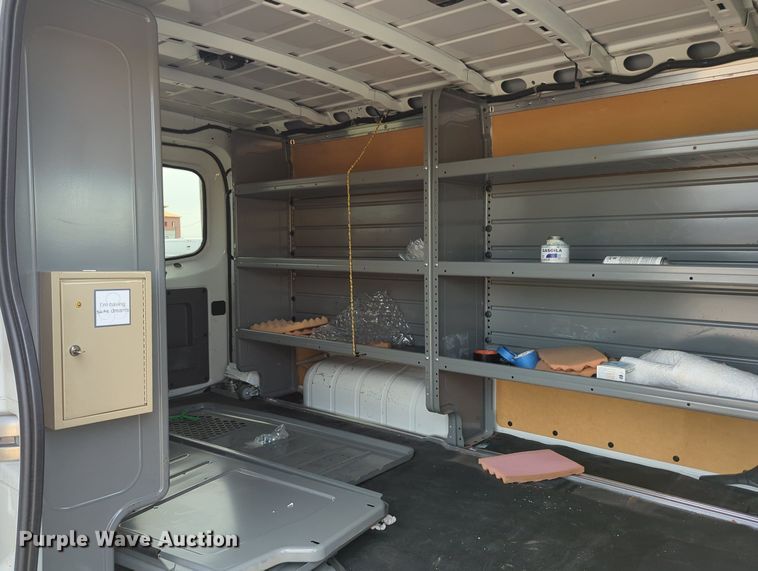 image for item MY9509 2017 Nissan NV2500HD  van