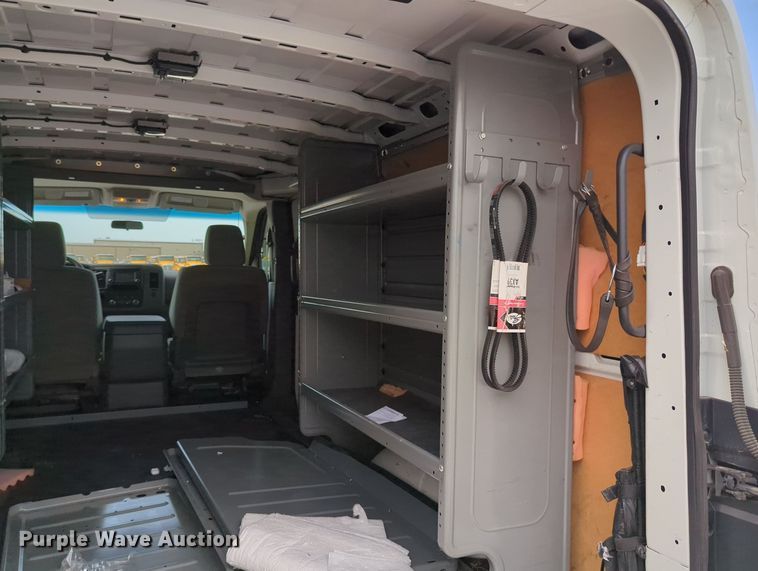 image for item MY9509 2017 Nissan NV2500HD  van