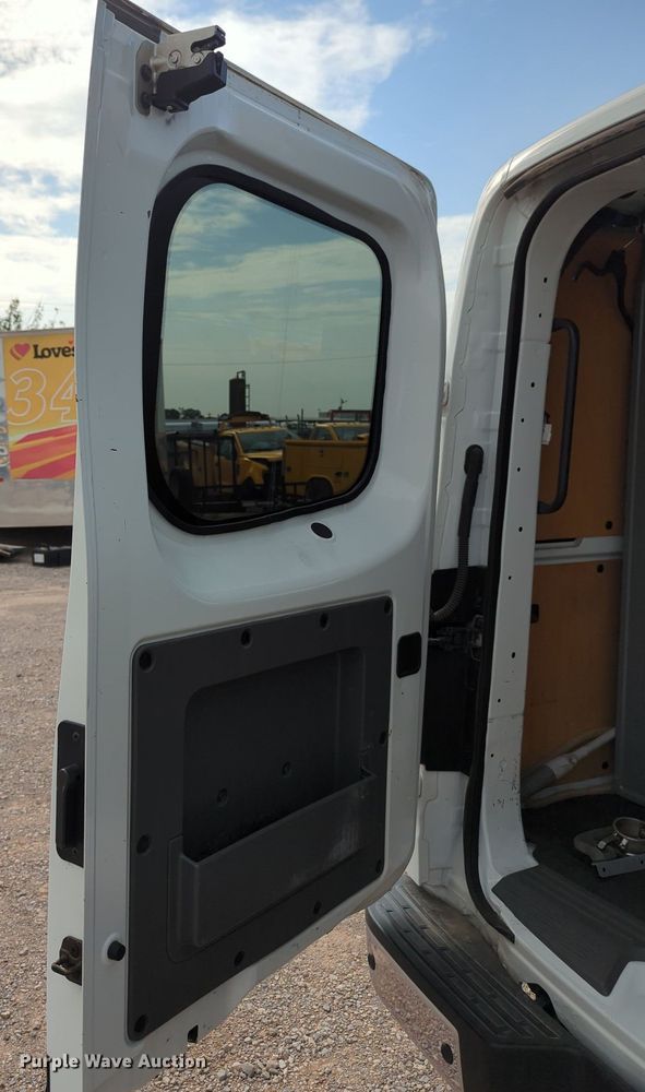 image for item MY9509 2017 Nissan NV2500HD  van