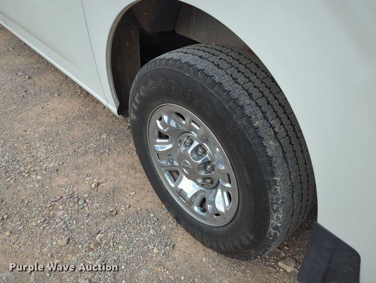 image for item MY9509 2017 Nissan NV2500HD  van