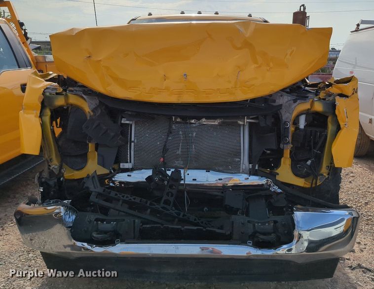 image for item MY9510 2022 Ford  F350 Super Duty  pickup truck cab and chassis