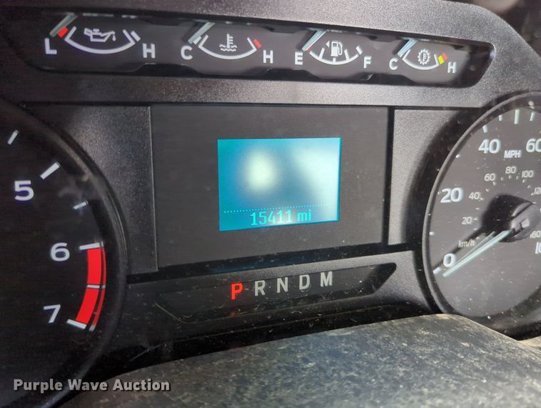 image for item MY9510 2022 Ford  F350 Super Duty  pickup truck cab and chassis