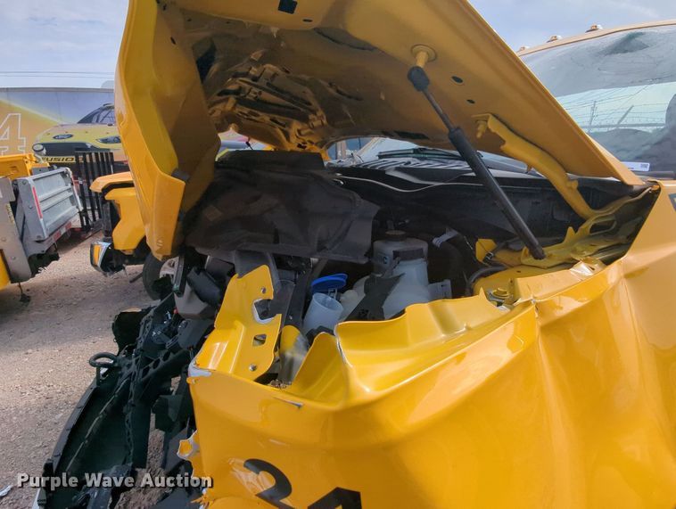 image for item MY9510 2022 Ford  F350 Super Duty  pickup truck cab and chassis