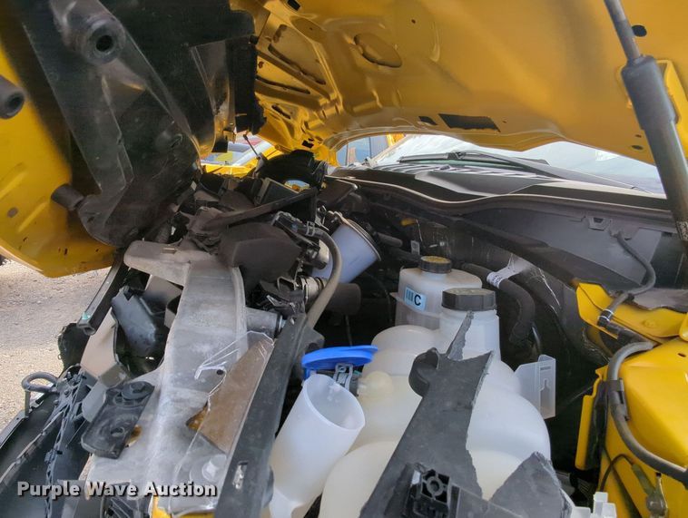 image for item MY9510 2022 Ford  F350 Super Duty  pickup truck cab and chassis