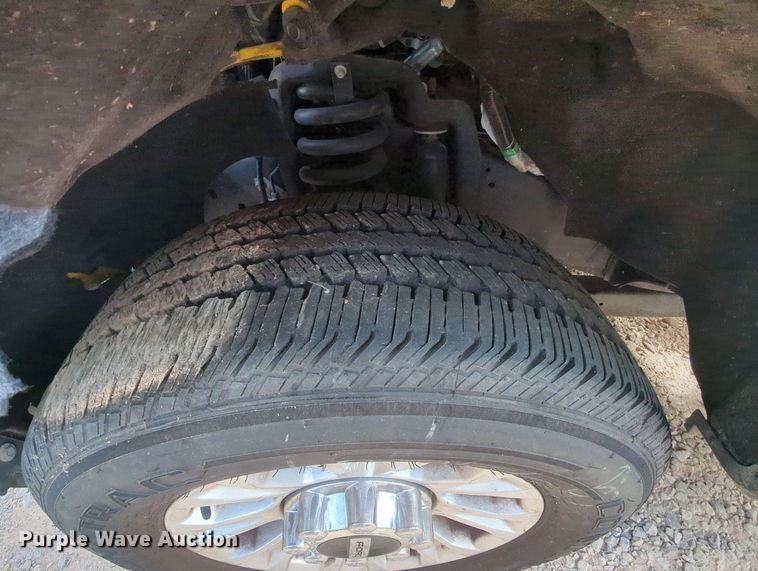 image for item MY9510 2022 Ford  F350 Super Duty  pickup truck cab and chassis