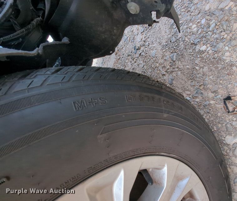 image for item MY9510 2022 Ford  F350 Super Duty  pickup truck cab and chassis