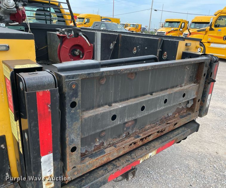 image for item MY9515 2011  Ford F250 Super Duty  utility bed pickup truck