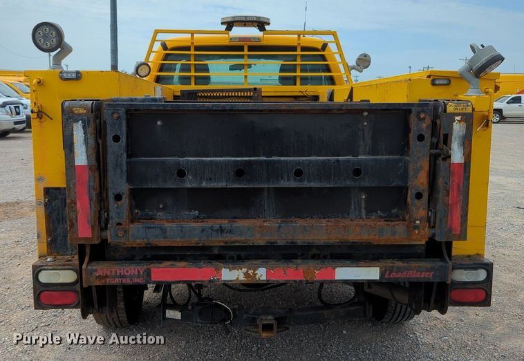 image for item MY9518 2015  Ford F350 Super Duty XL  utility bed pickup truck