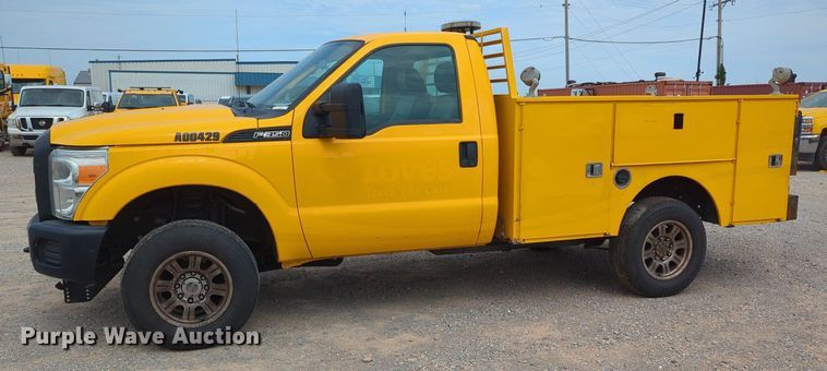 image for item MY9518 2015  Ford F350 Super Duty XL  utility bed pickup truck