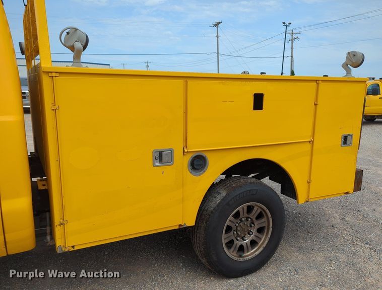 image for item MY9518 2015  Ford F350 Super Duty XL  utility bed pickup truck