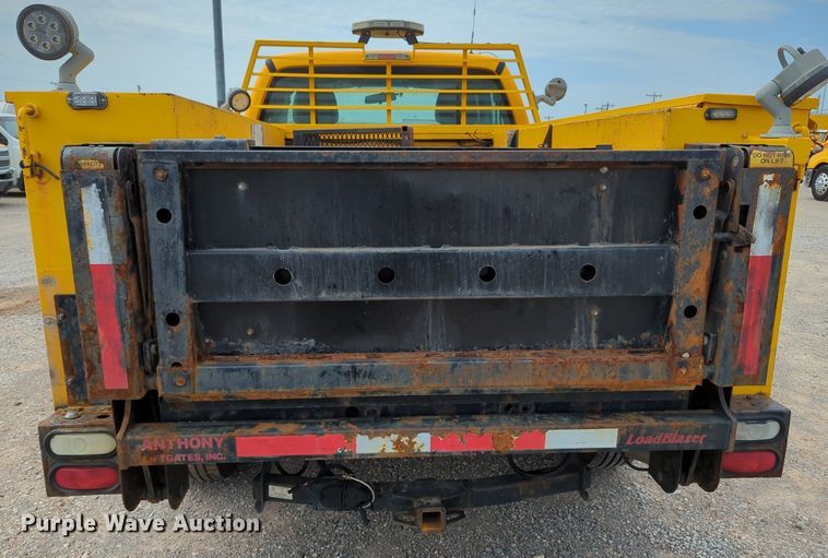 image for item MY9518 2015  Ford F350 Super Duty XL  utility bed pickup truck