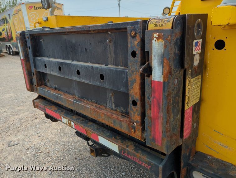 image for item MY9518 2015  Ford F350 Super Duty XL  utility bed pickup truck