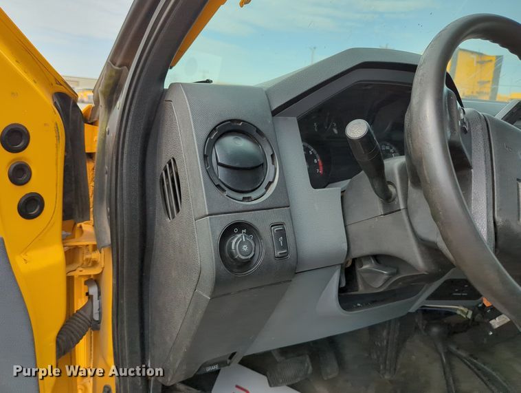 image for item MY9518 2015  Ford F350 Super Duty XL  utility bed pickup truck