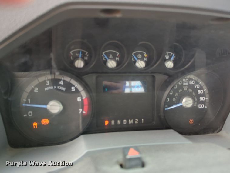 image for item MY9518 2015  Ford F350 Super Duty XL  utility bed pickup truck