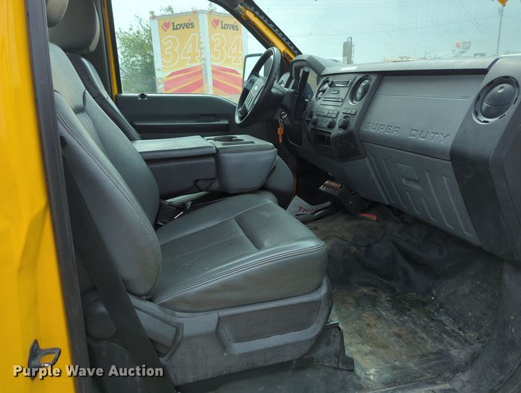 image for item MY9518 2015  Ford F350 Super Duty XL  utility bed pickup truck