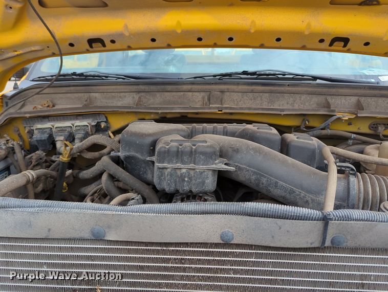 image for item MY9518 2015  Ford F350 Super Duty XL  utility bed pickup truck