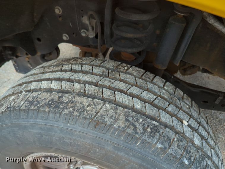 image for item MY9518 2015  Ford F350 Super Duty XL  utility bed pickup truck