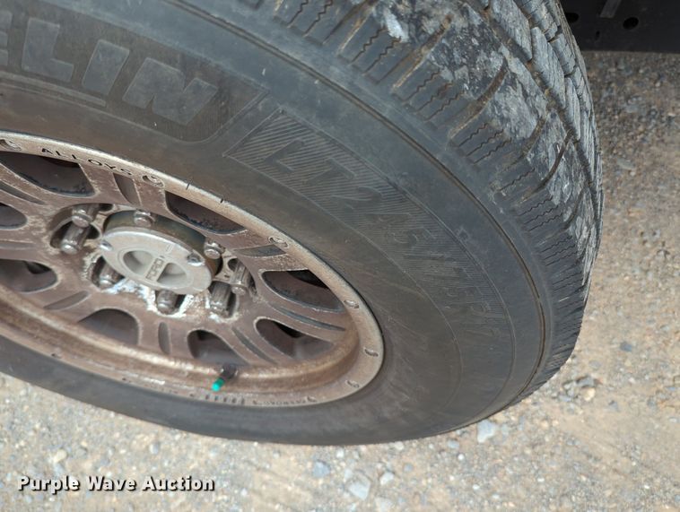 image for item MY9518 2015  Ford F350 Super Duty XL  utility bed pickup truck