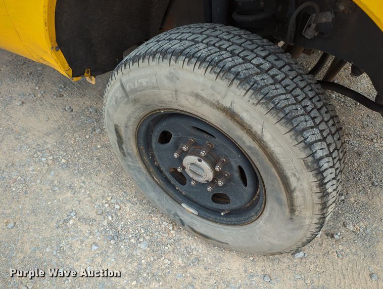 image for item MY9518 2015  Ford F350 Super Duty XL  utility bed pickup truck