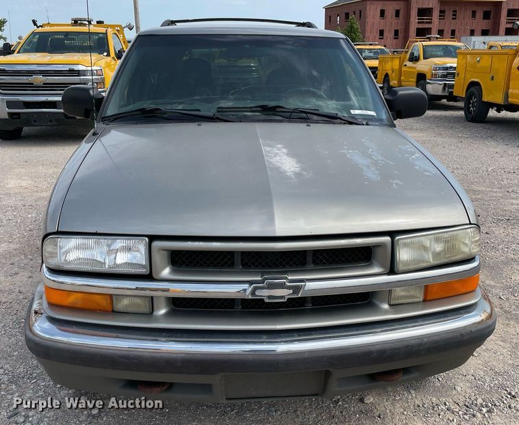image for item MY9526 2000  Chevrolet Blazer  SUV