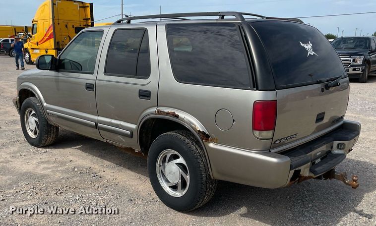 image for item MY9526 2000  Chevrolet Blazer  SUV