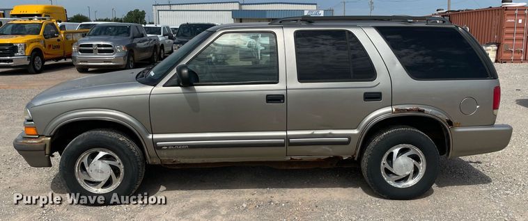 image for item MY9526 2000  Chevrolet Blazer  SUV