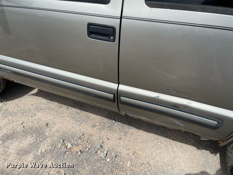 image for item MY9526 2000  Chevrolet Blazer  SUV