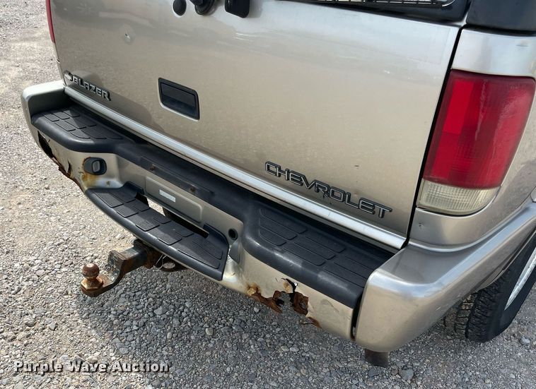 image for item MY9526 2000  Chevrolet Blazer  SUV