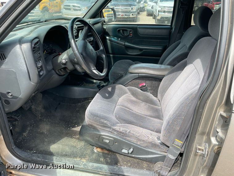 image for item MY9526 2000  Chevrolet Blazer  SUV