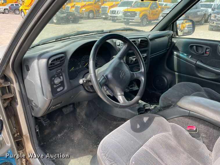 image for item MY9526 2000  Chevrolet Blazer  SUV