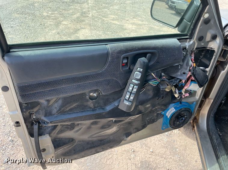 image for item MY9526 2000  Chevrolet Blazer  SUV