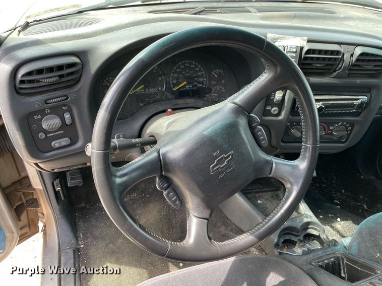 image for item MY9526 2000  Chevrolet Blazer  SUV