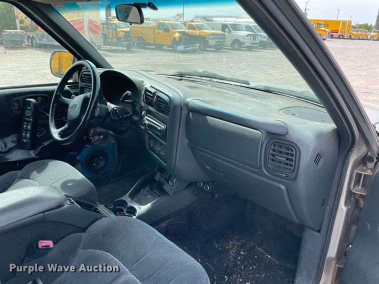 image for item MY9526 2000  Chevrolet Blazer  SUV