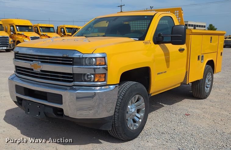 image for item MY9527 2016  Chevrolet Silverado 3500HD  utility bed pickup truck