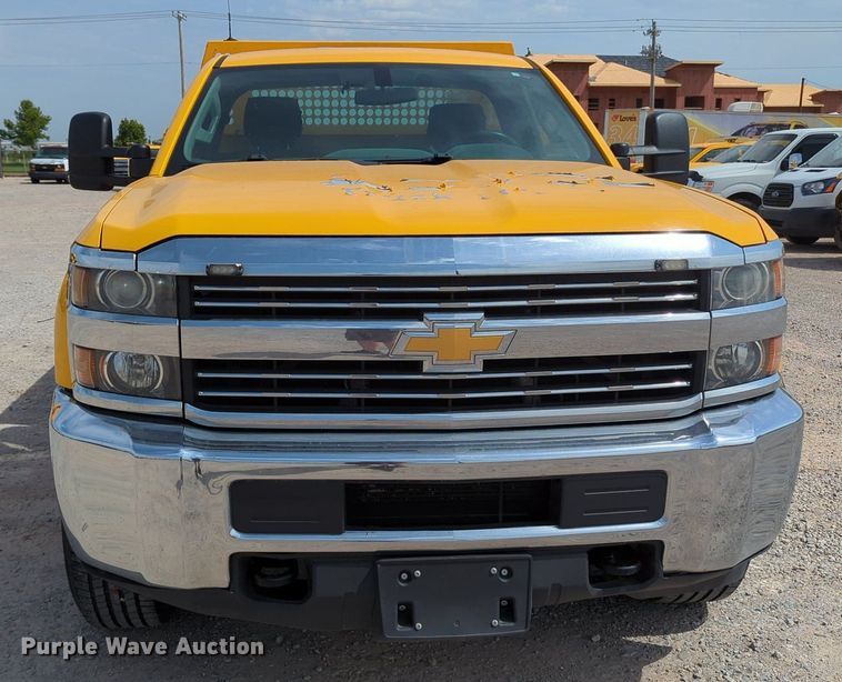 image for item MY9527 2016  Chevrolet Silverado 3500HD  utility bed pickup truck