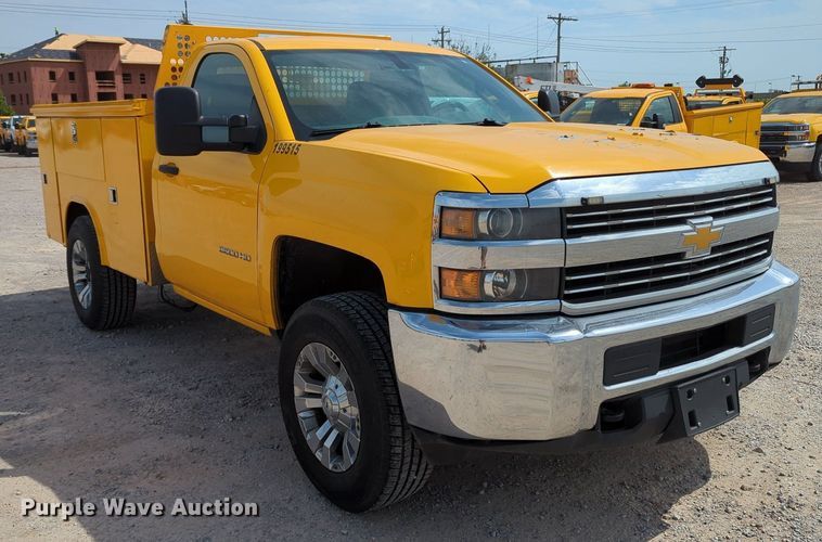 image for item MY9527 2016  Chevrolet Silverado 3500HD  utility bed pickup truck