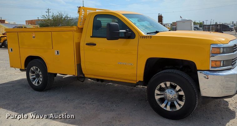 image for item MY9527 2016  Chevrolet Silverado 3500HD  utility bed pickup truck