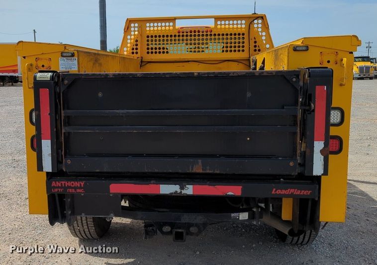 image for item MY9527 2016  Chevrolet Silverado 3500HD  utility bed pickup truck