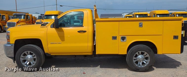 image for item MY9527 2016  Chevrolet Silverado 3500HD  utility bed pickup truck