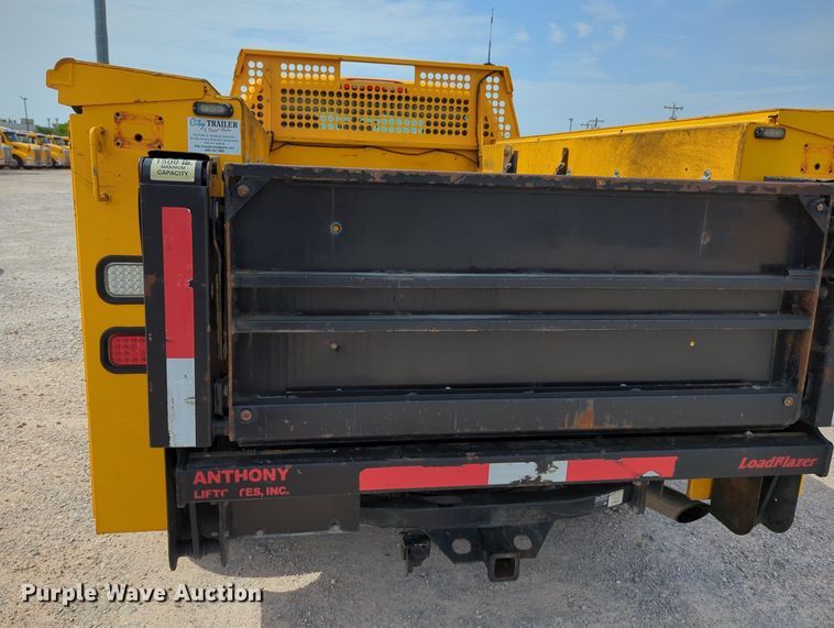 image for item MY9527 2016  Chevrolet Silverado 3500HD  utility bed pickup truck