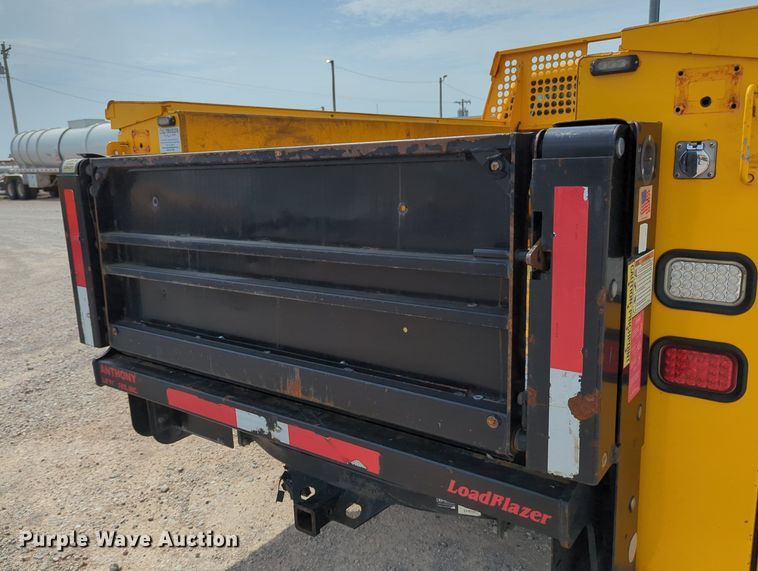 image for item MY9527 2016  Chevrolet Silverado 3500HD  utility bed pickup truck