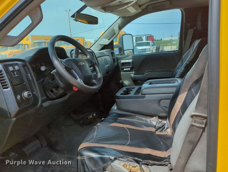 image for item MY9527 2016  Chevrolet Silverado 3500HD  utility bed pickup truck