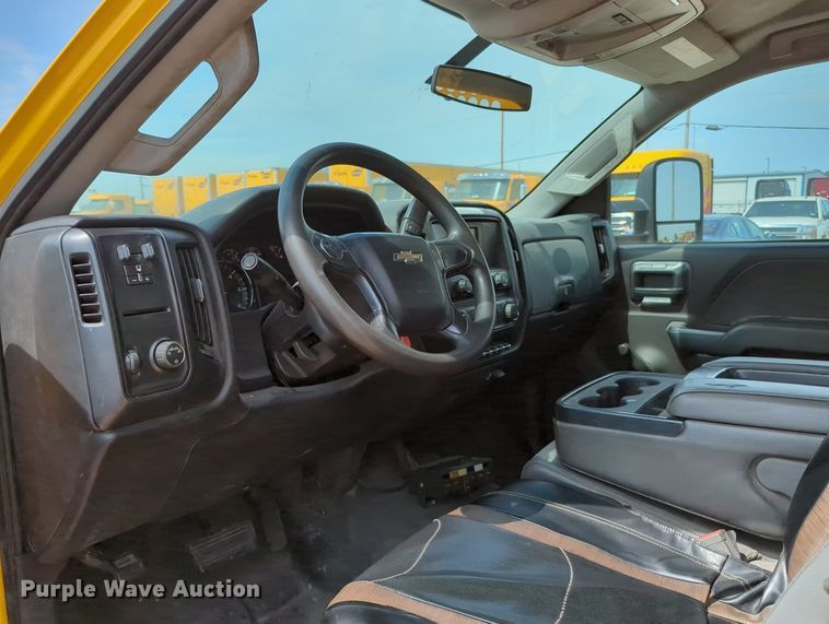 image for item MY9527 2016  Chevrolet Silverado 3500HD  utility bed pickup truck