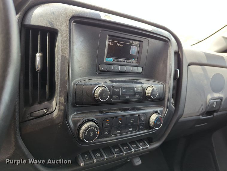 image for item MY9527 2016  Chevrolet Silverado 3500HD  utility bed pickup truck