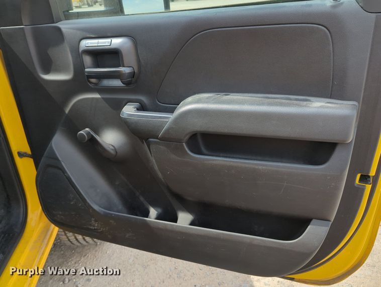 image for item MY9527 2016  Chevrolet Silverado 3500HD  utility bed pickup truck